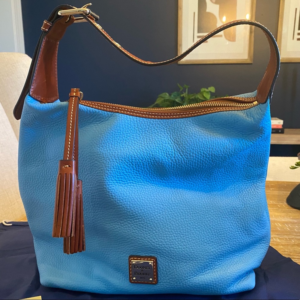 *Sold on MP* Dooney & Bourke Leather ShoulderBag